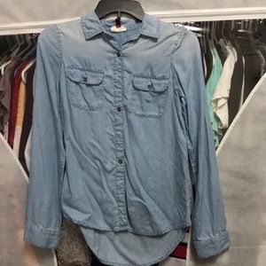 SO brand long sleeve button up shirt